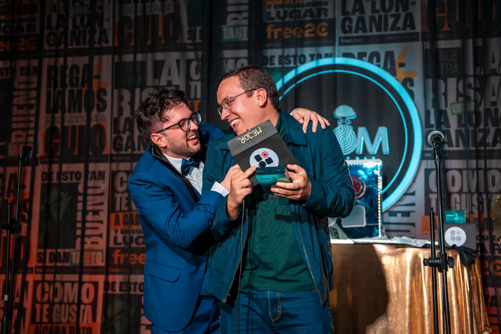 Entrega de un Premio Boom en el escenario